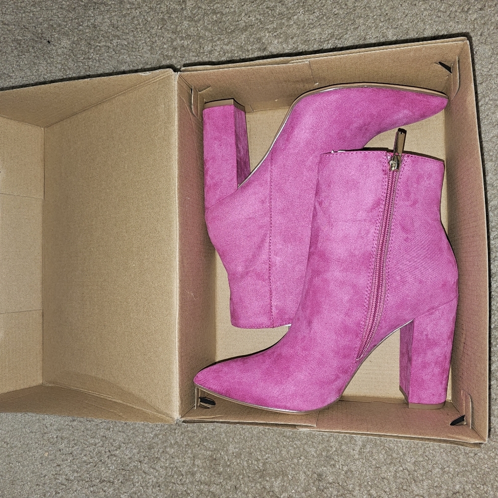 Shoe Dazzle boots, US size 8, Fuschia Red